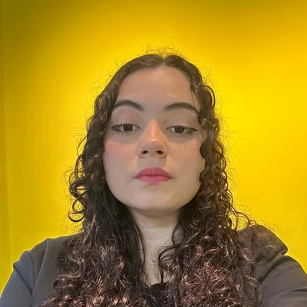 Rebeca, Front Office